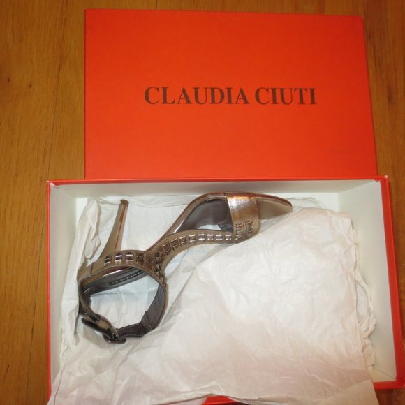 LAST CHANCE  NIB CLAUDIA CIUTI Gold Embellished Ankle Strap heels - Picture 8 of 10